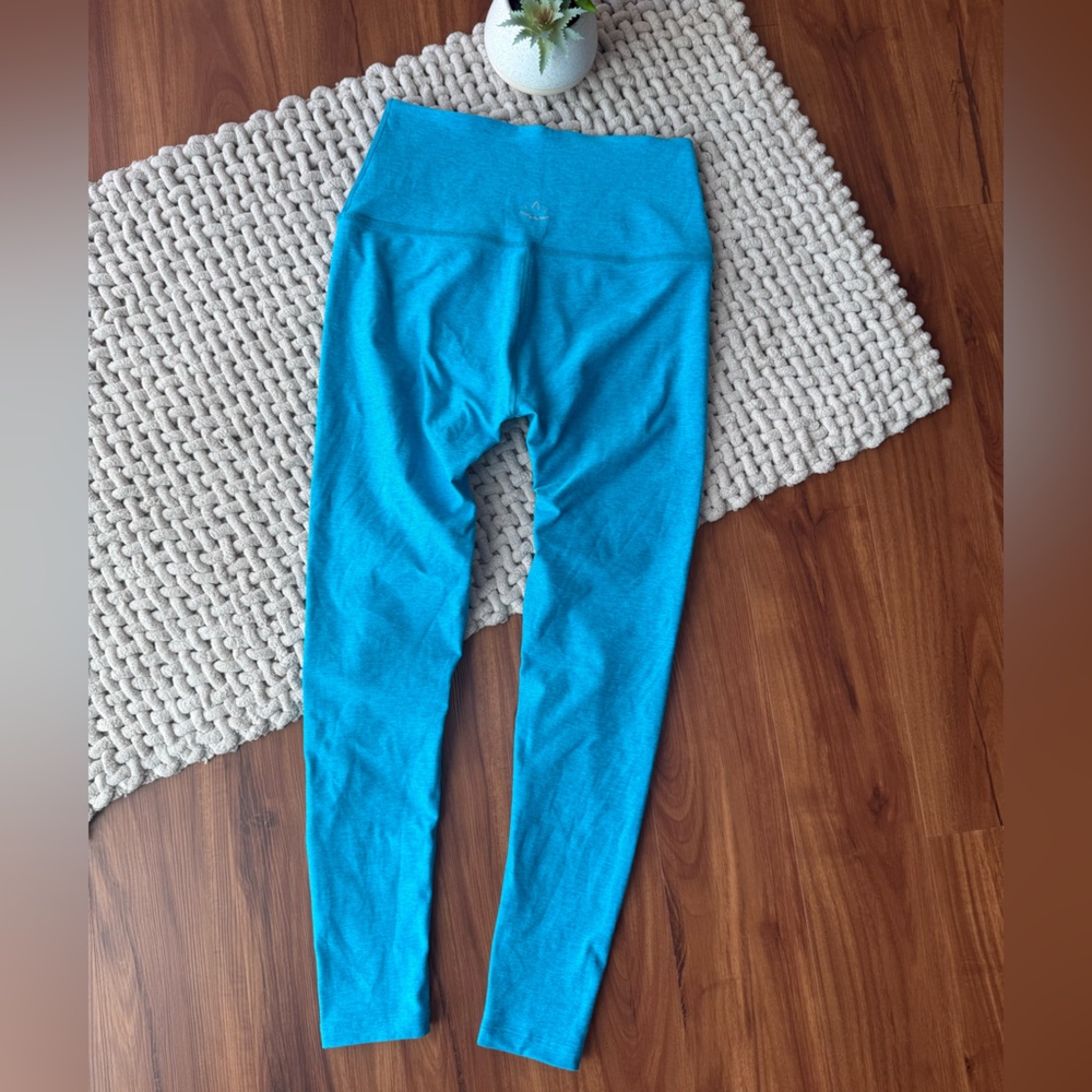 Beyond Yoga | Spacedye Caught in the Midi Leggings in Blue Glow Heather | Medium - Picture 2 of 10
